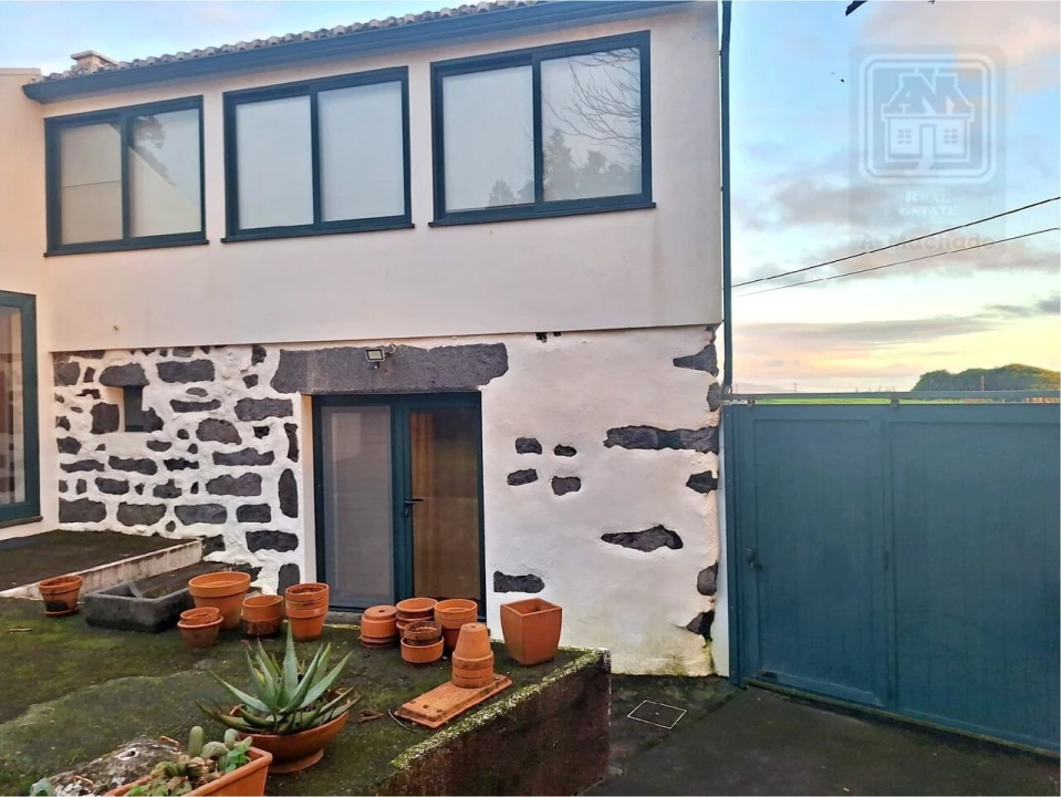 Moradia T4 para Venda em Feteira Foto 14