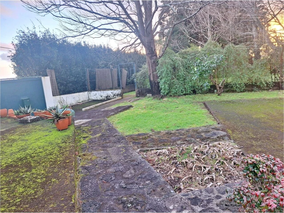 Moradia T4 para Venda em Feteira Foto 15