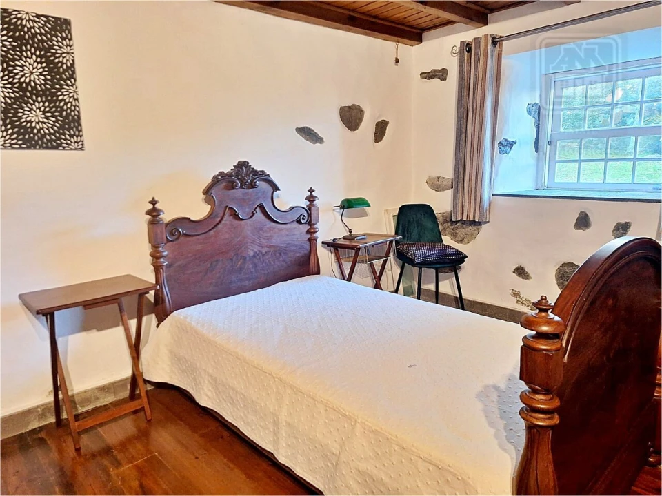 Moradia T4 para Venda em Feteira Foto 49