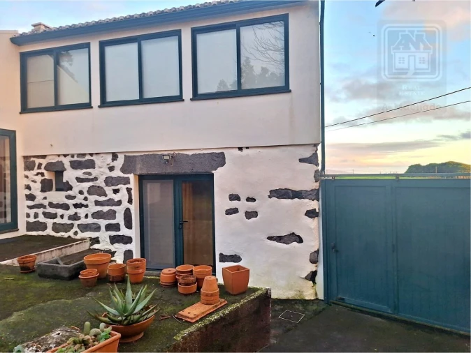 Moradia T4 para Venda em Feteira Foto 14