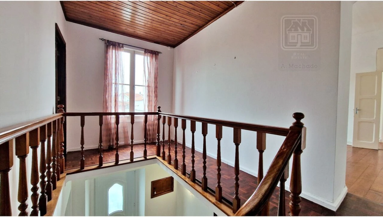 Moradia T3 para Venda em Arrifes Foto 9