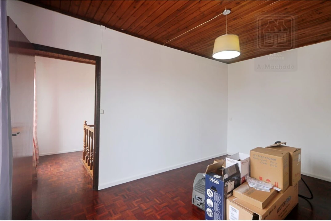 Moradia T3 para Venda em Arrifes Foto 14