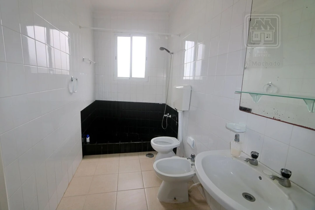 Moradia T3 para Venda em Arrifes Foto 33