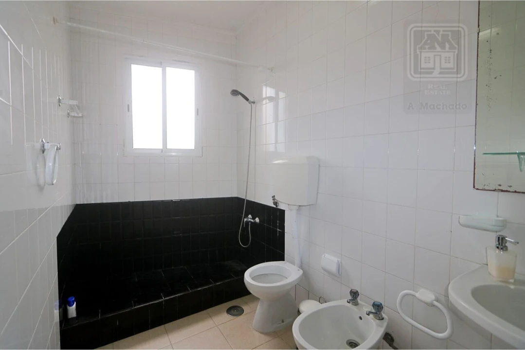 Moradia T3 para Venda em Arrifes Foto 34