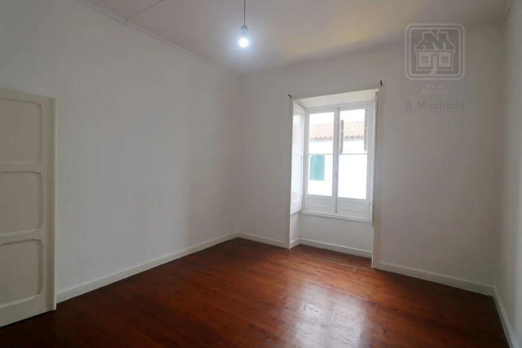 Moradia T3 para Venda em Arrifes Foto 23