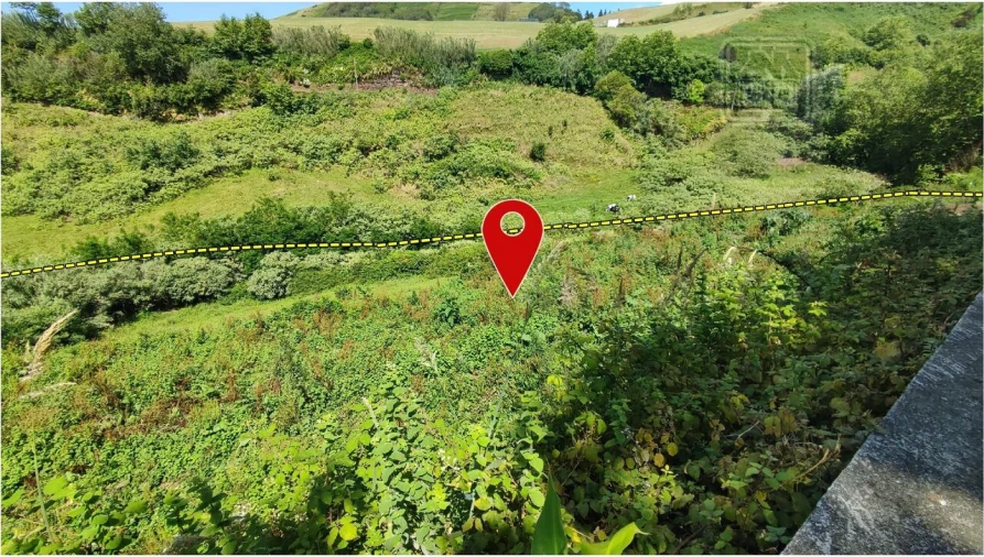 Terreno para Venda em Fenais da Ajuda Foto 8