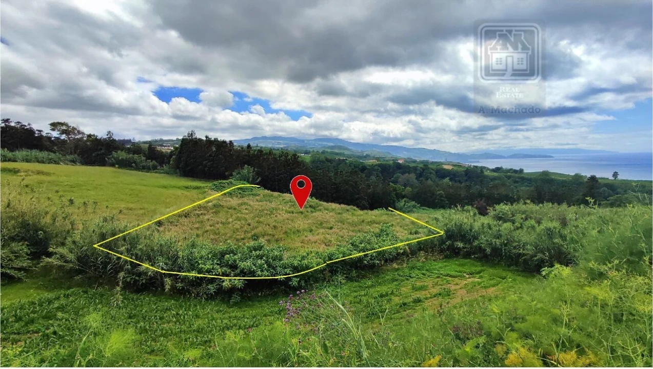 Terreno para Venda em Fenais da Ajuda Foto 2