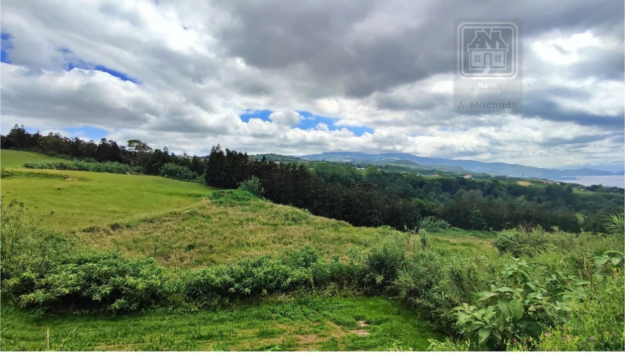 Terreno para Venda em Fenais da Ajuda Foto 4