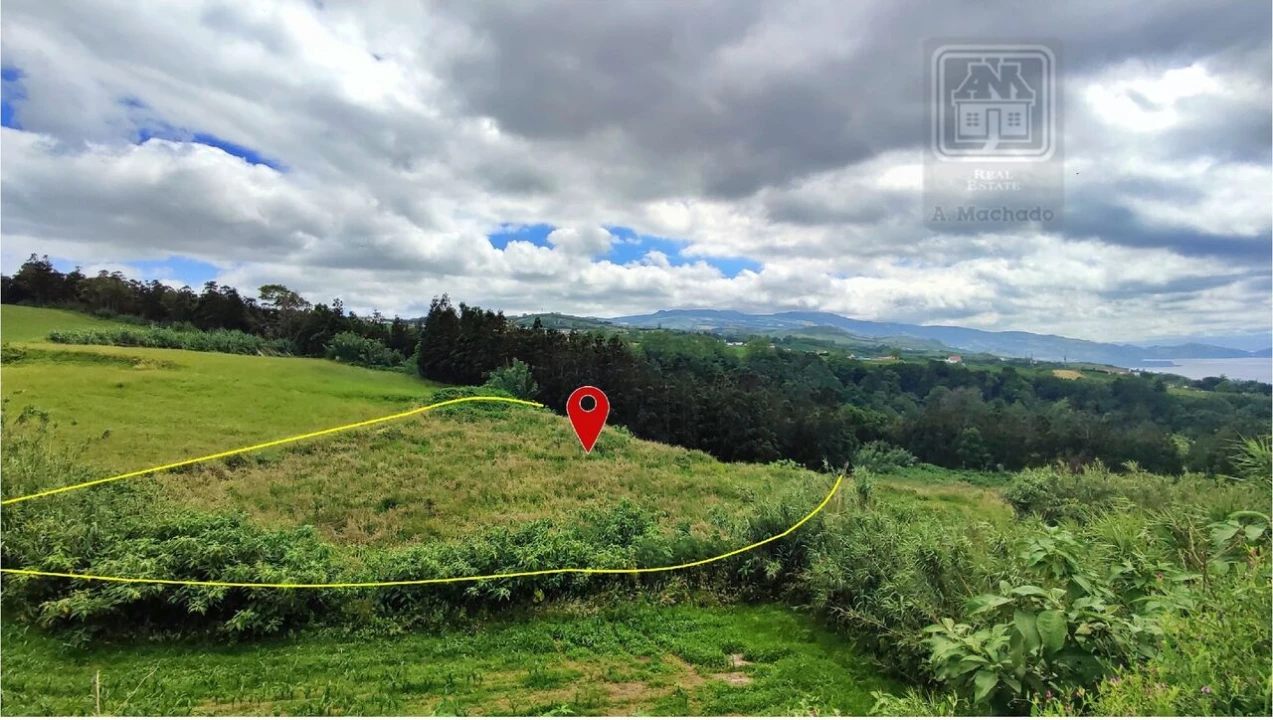 Terreno para Venda em Fenais da Ajuda Foto 5