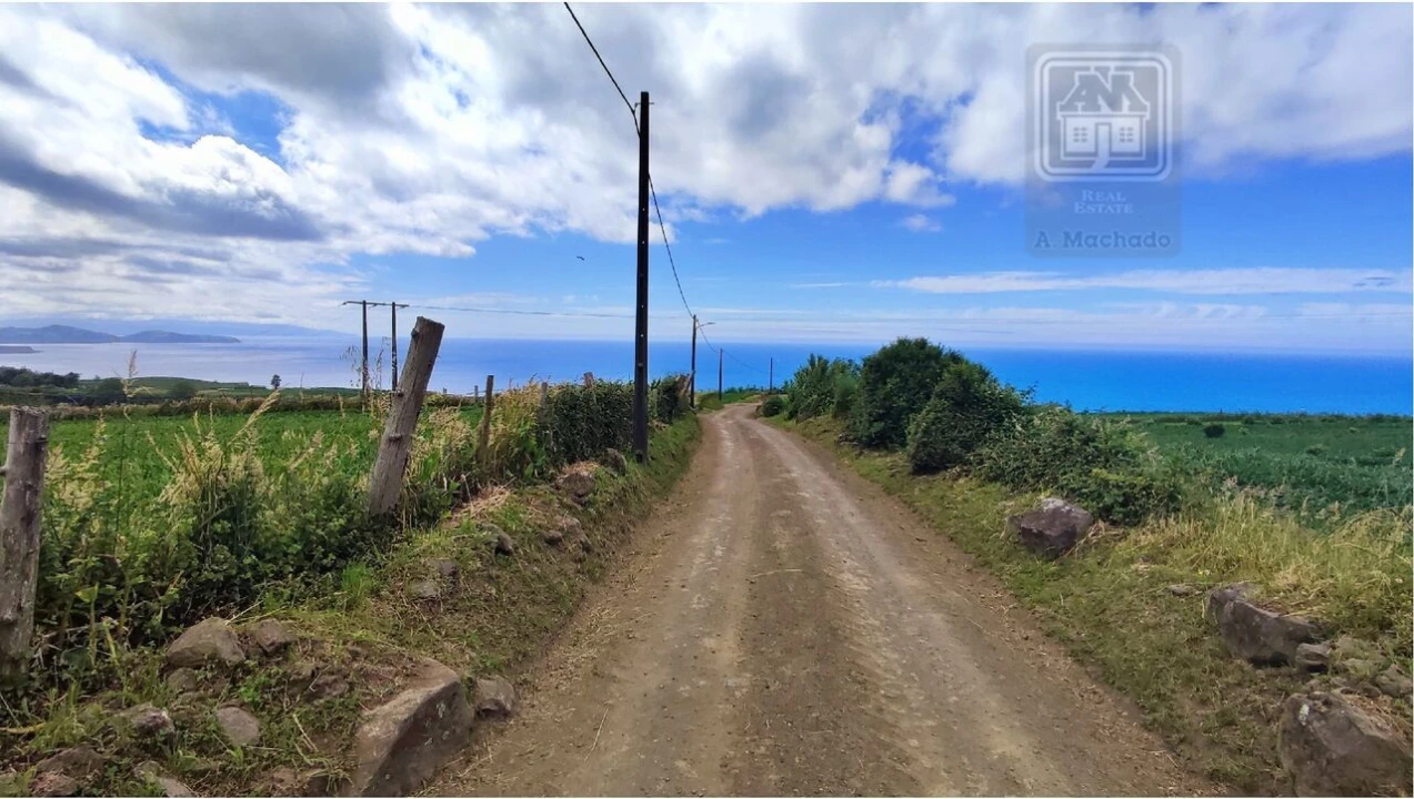 Terreno para Venda em Fenais da Ajuda Foto 11