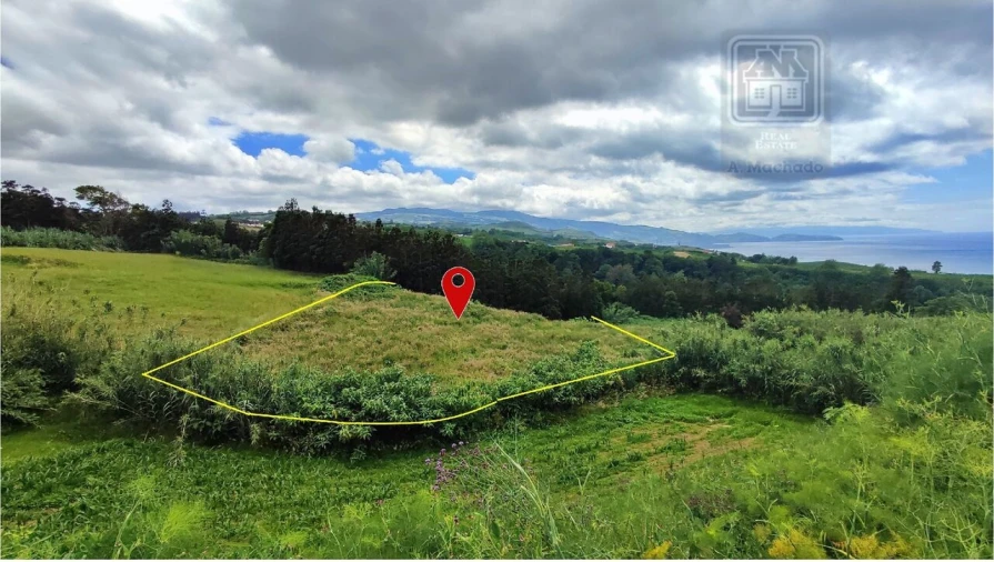 Terreno para Venda em Fenais da Ajuda Foto 2