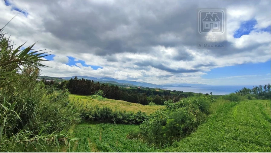 Terreno para Venda em Fenais da Ajuda Foto 6