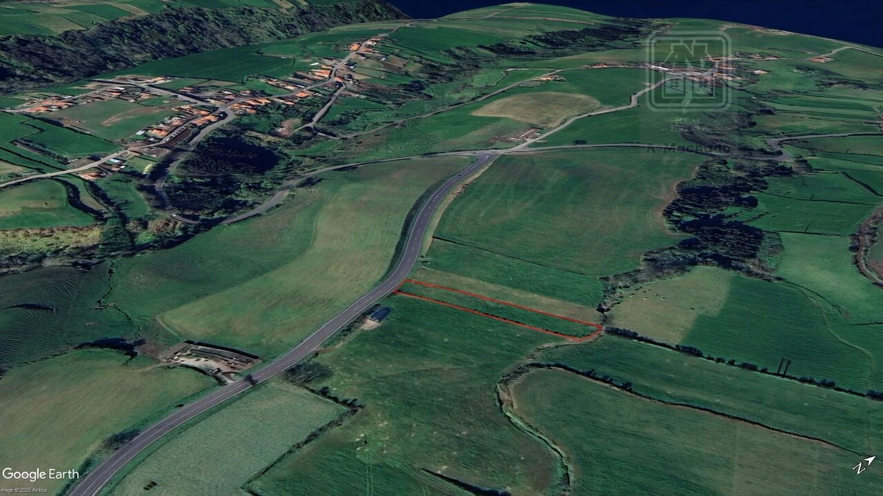 Terreno para Venda em Fenais da Ajuda Foto 4