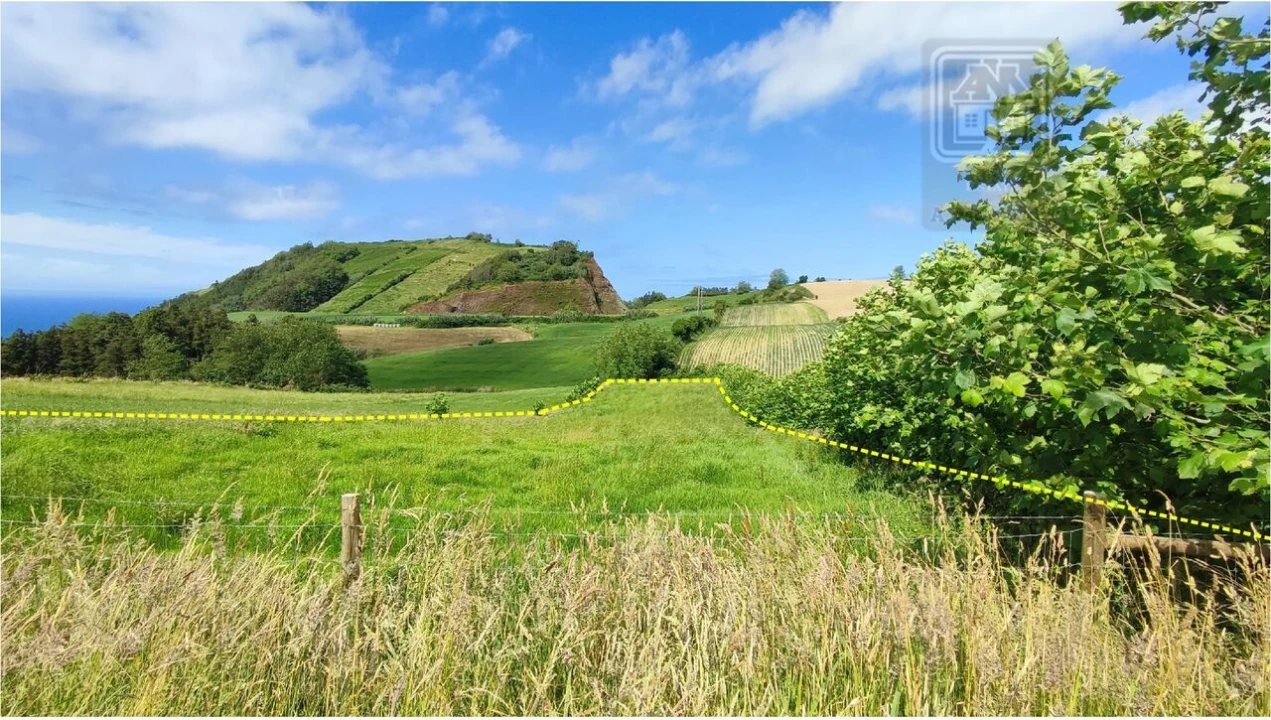 Terreno para Venda em Fenais da Ajuda Foto 7