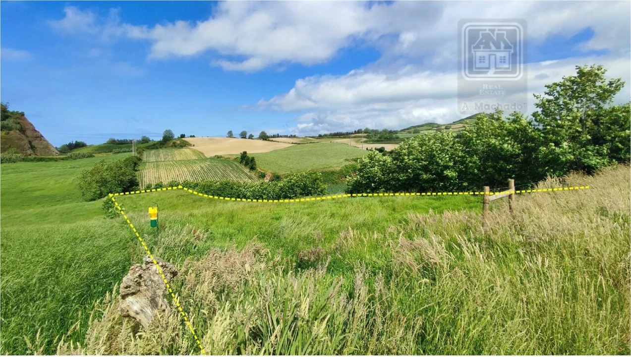 Terreno para Venda em Fenais da Ajuda Foto 9