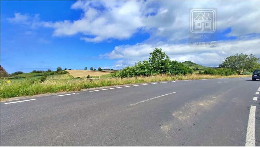 Terreno para Venda em Fenais da Ajuda Foto 5