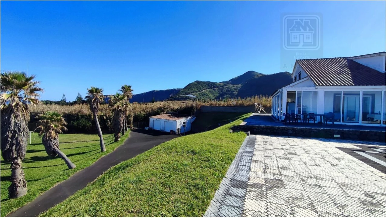 Moradia T4 para Venda em Mosteiros Foto 11