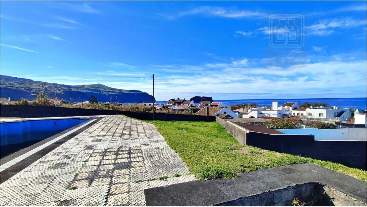 Moradia T4 para Venda em Mosteiros Foto 13