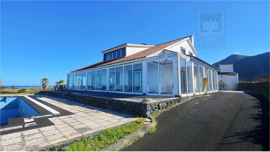 Moradia T4 para Venda em Mosteiros Foto 7