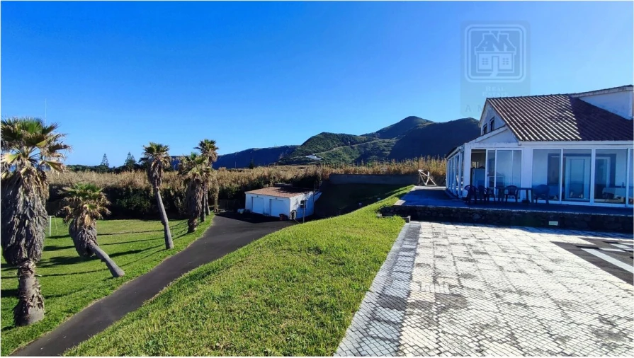 Moradia T4 para Venda em Mosteiros Foto 11