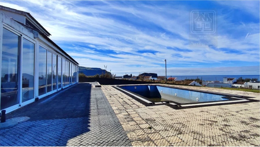 Moradia T4 para Venda em Mosteiros Foto 8