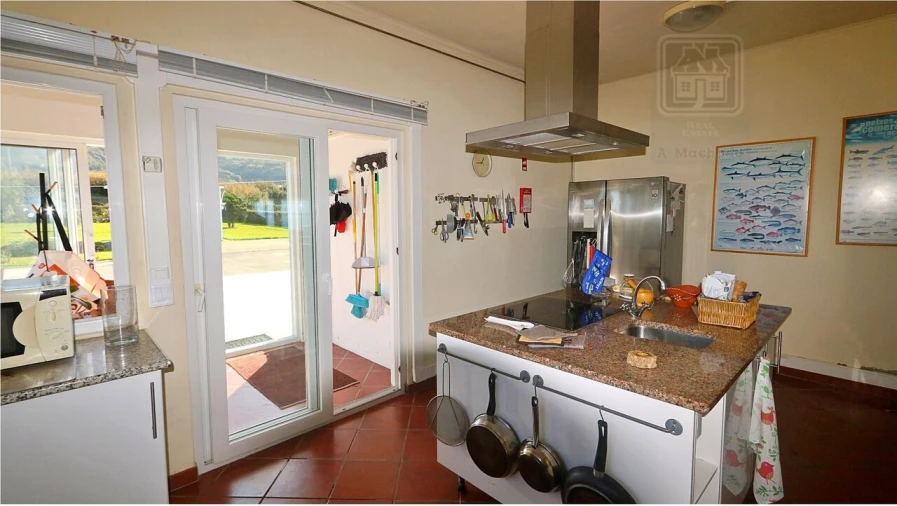 Moradia T1 para Venda em Mosteiros Foto 36