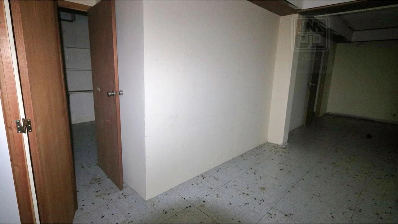 Prédio para Venda em Ponta Delgada (São Pedro) Foto 31