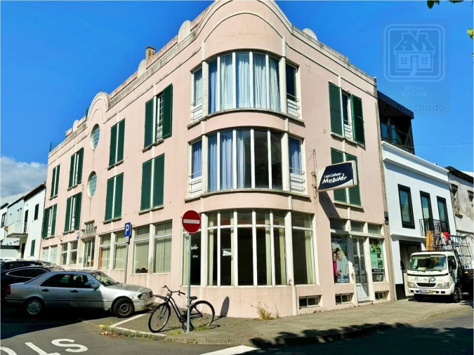 Prédio para Venda em Ponta Delgada (São Pedro)