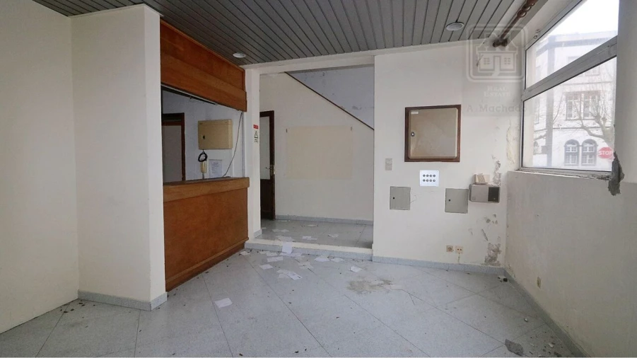 Prédio para Venda em Ponta Delgada (São Pedro) Foto 40