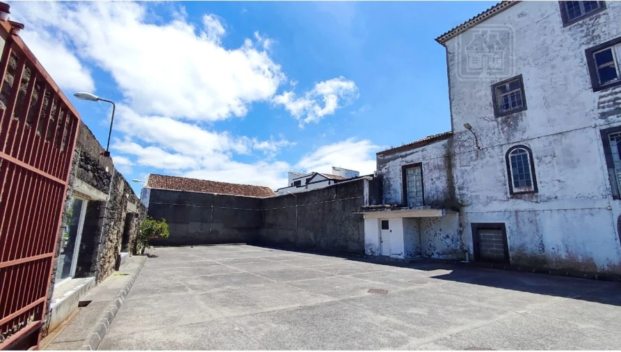 Garagem para Arrendamento em Ponta Delgada (São José) Foto 4