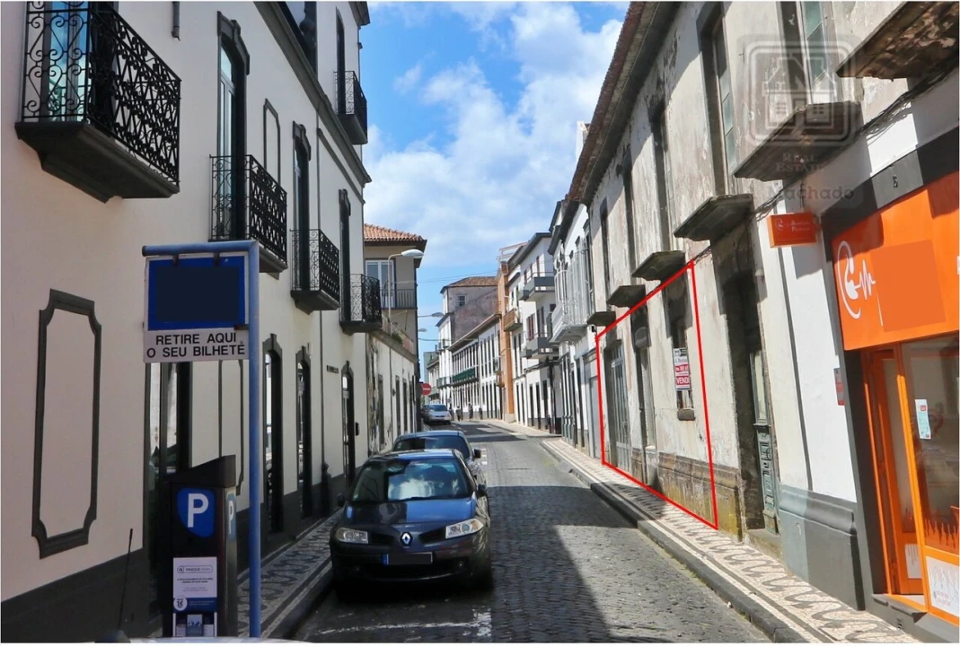 Loja para Arrendamento em Ponta Delgada (São José) Foto 2