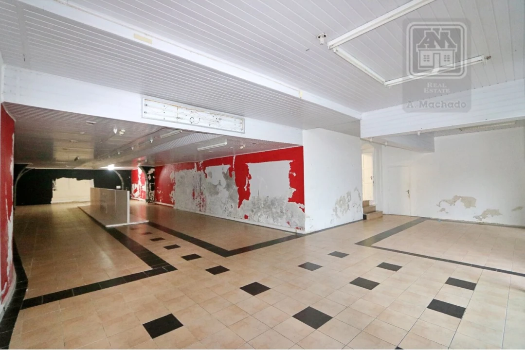 Loja para Arrendamento em Ponta Delgada (São José) Foto 3
