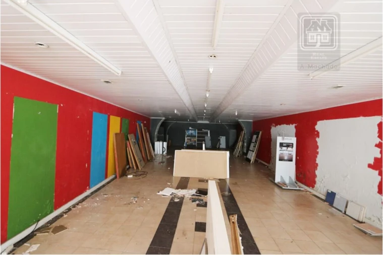 Loja para Arrendamento em Ponta Delgada (São José) Foto 4