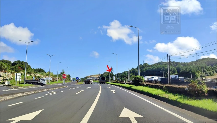 Terreno para Venda em Pico da Pedra Foto 2