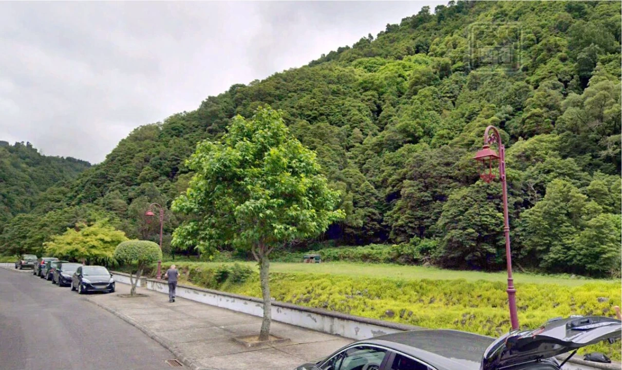 Terreno para Venda em Faial da Terra Foto 2