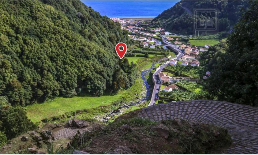 Terreno para Venda em Faial da Terra Foto 4