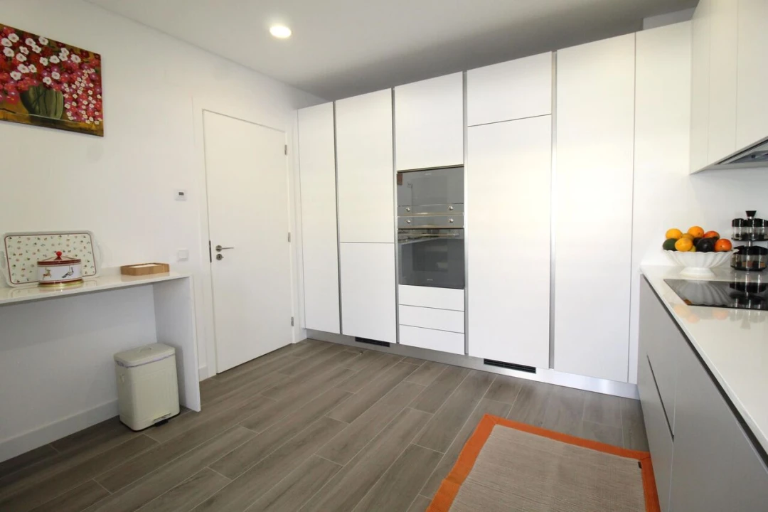 Moradia T4 para Venda em Ferreiras Foto 16