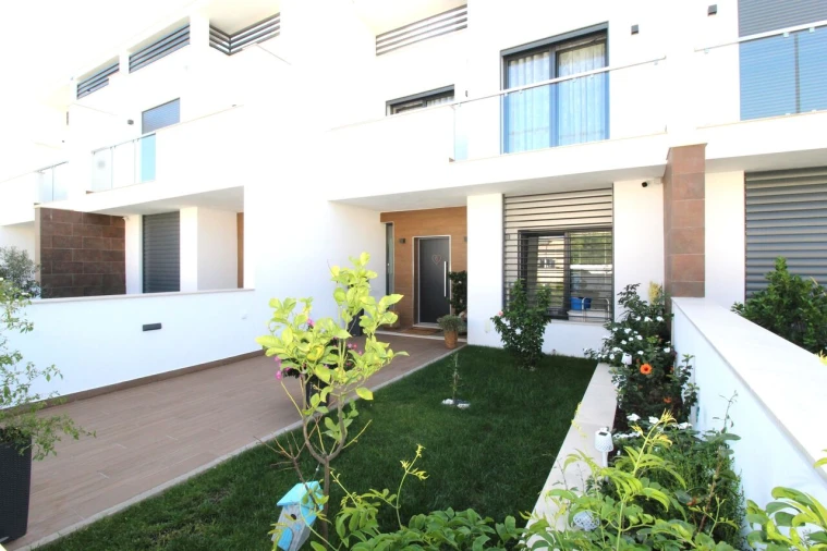 Moradia T4 para Venda em Ferreiras Foto 6