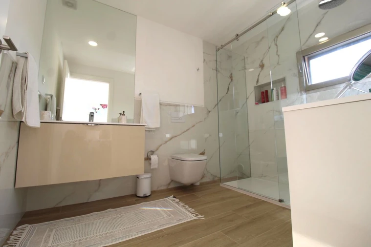 Moradia T4 para Venda em Ferreiras Foto 23