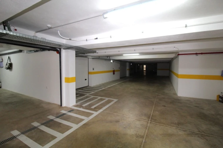 Moradia T4 para Venda em Ferreiras Foto 40