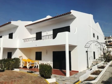Moradia T5 para Venda em Albufeira e Olhos de Água