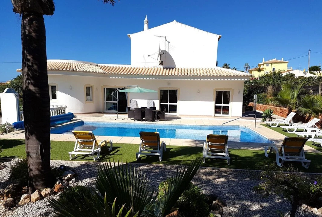 Moradia T5 para Venda em Albufeira e Olhos de Água Foto 3