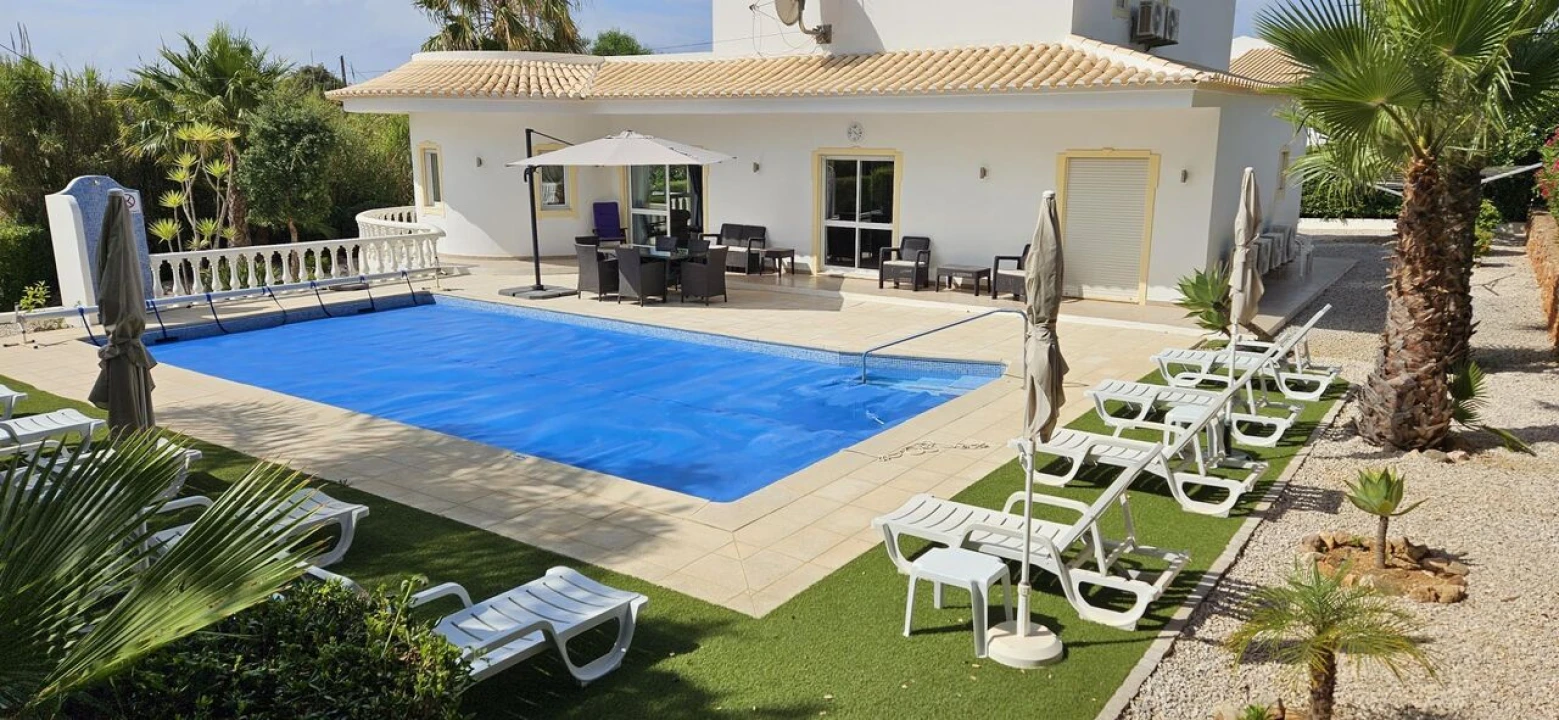 Moradia T5 para Venda em Albufeira e Olhos de Água Foto 2