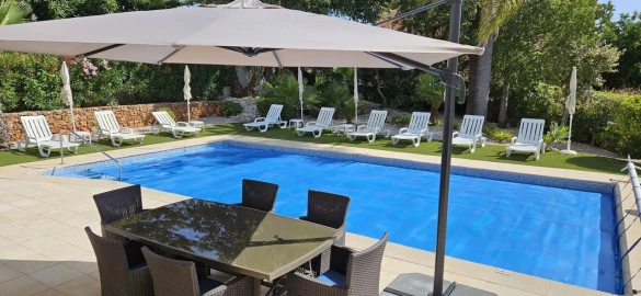 Moradia T5 para Venda em Albufeira e Olhos de Água