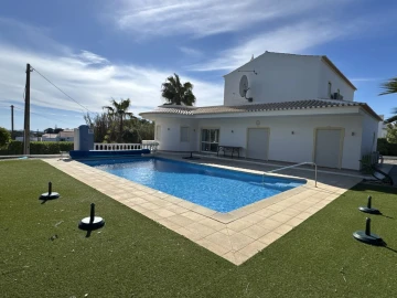 Moradia T5 para Venda em Albufeira e Olhos de Água