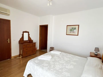 Moradia T5 para Venda em Albufeira e Olhos de Água