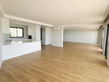 Apartamento T4 para Venda em Albufeira e Olhos de Água