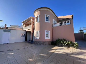 Moradia T6 para Venda em Albufeira e Olhos de Água