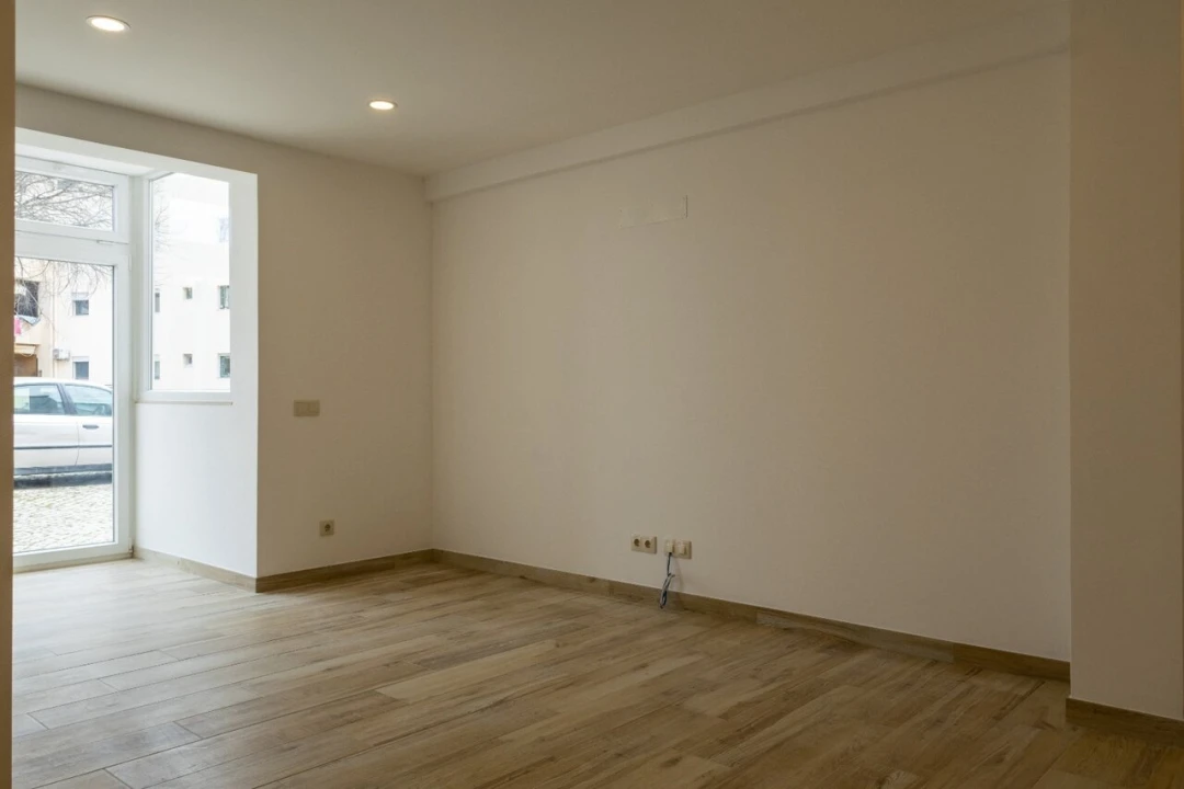 Apartamento T1 para Venda em Silves Foto 11
