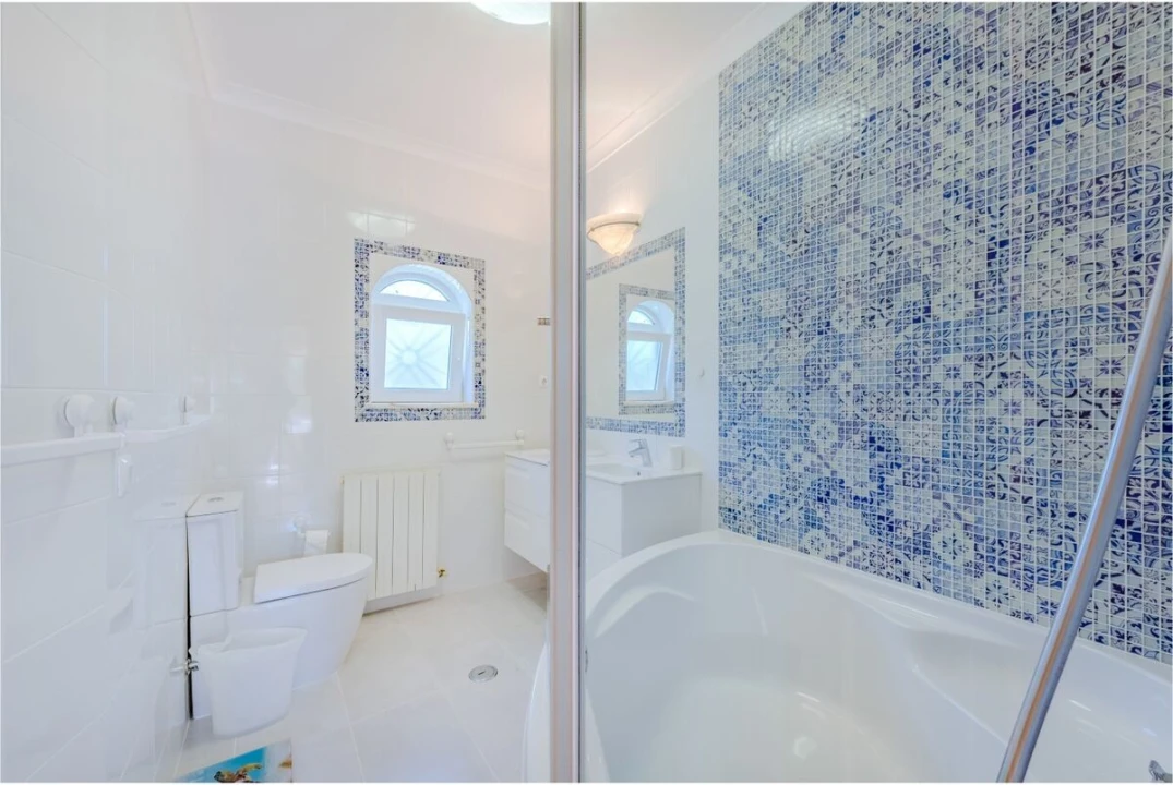 Moradia T5 para Venda em Porches Foto 37